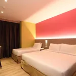 Capital O 9010 Yee Hotel