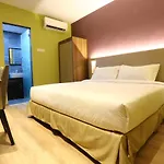 Capital O 9010 Yee Hotel