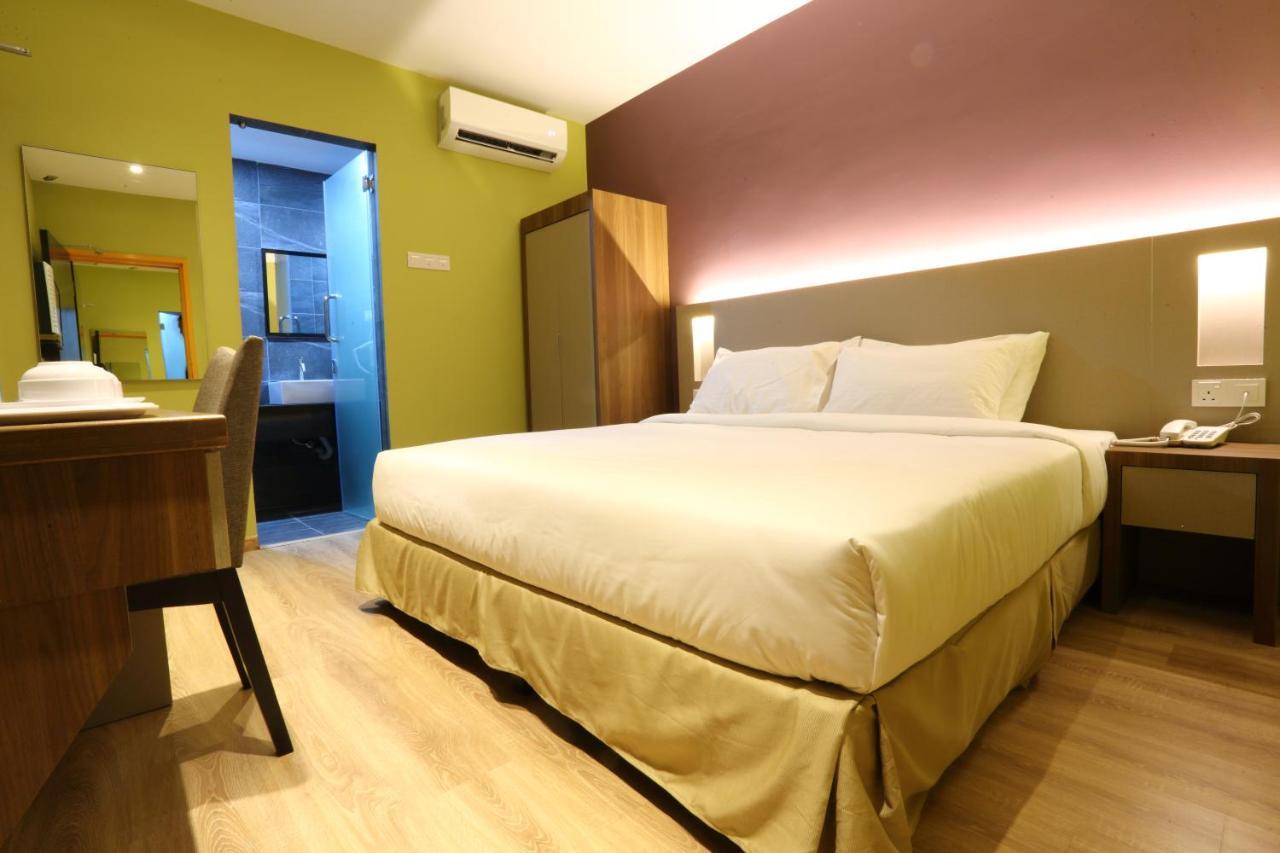 Capital O 9010 Yee Hotel 3*